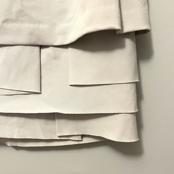 🎉RARE🎉 BCBGMaxAzria gray pearl layered pleated skirt - Picture 8 of 15